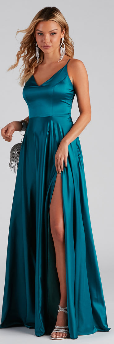Juliet Formal High Slit Dress creates the perfect summer wedding guest dress or cocktail party dresss with stylish details in the latest trends for 2023!
