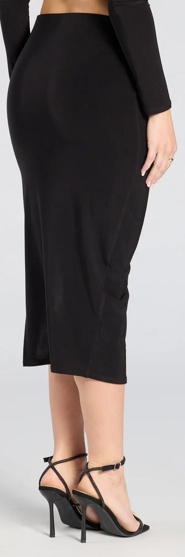 Get into matching sets with the Bold Staple Ruched Asymmetrical Midi Skirt in black, an easy outfit choice that balances trend and versatility.